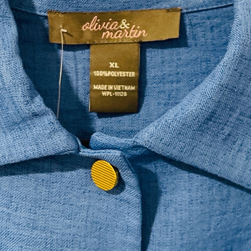 Blue Button-Up Cropped Women's Blazer - Picture 3 of 4